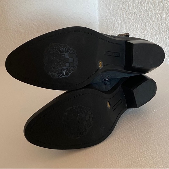 Vince Camuto Trapeez Leather Ankle Boots Womens size 6 Gray Buckle Detail - Picture 7 of 9